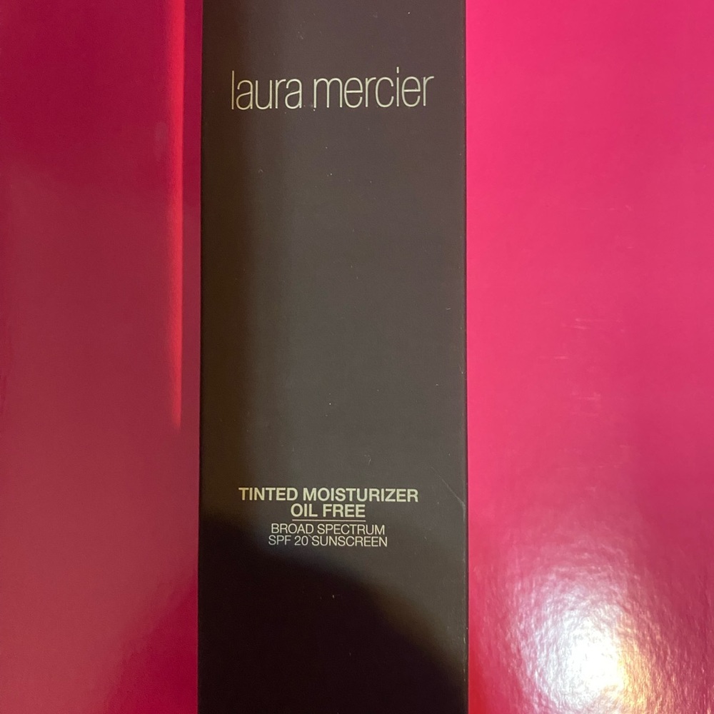 Laura Mercier Tinted Moisturizer Oil Free.  1.7 fl oz.  NIB.  6W1 Mocha